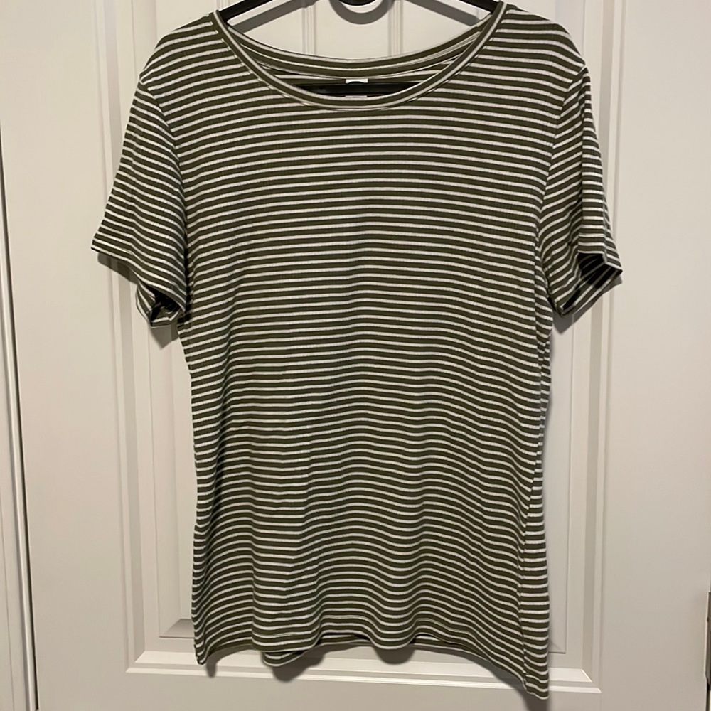 Green and white striped ribbed shirt - size large